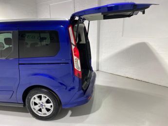 Ford Grand Tourneo Connect 1.5 TDCi (120PS) Automatic Titanium 5dr**7 seater**