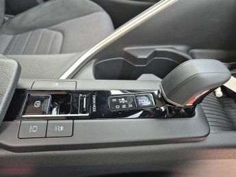 Toyota C-HR 1.8 Hybrid Excel 5dr CVT