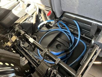 Ford Transit Custom 320 SWB Limited 65kWh 100kw / 136PS Auto
