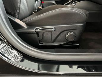 Ford Focus 5Dr Titanium 1.0 MHEV 125PS Auto