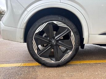 Nissan Qashqai 1.3 DiG-T MH 158 N-Connecta 5dr Xtronic