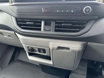 Ford Transit Custom 320 SWB 2.5 PHEV Limited 232PS Auto