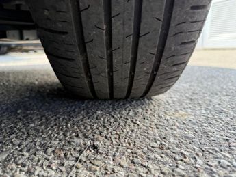 Toyota Yaris 1.5 VVT-h Design E-CVT Euro 6 (s/s) 5dr