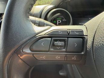 Toyota Yaris 1.5 VVT-h Design E-CVT Euro 6 (s/s) 5dr