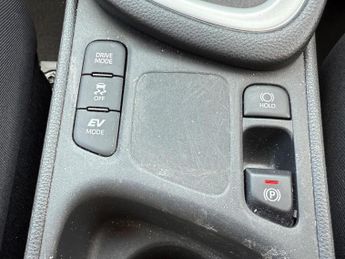 Toyota Yaris 1.5 VVT-h Design E-CVT Euro 6 (s/s) 5dr