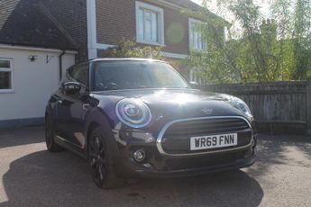 MINI Hatch 1.5 Cooper Classic II 3dr Auto * Heated Seats, Pan Roof , Full L