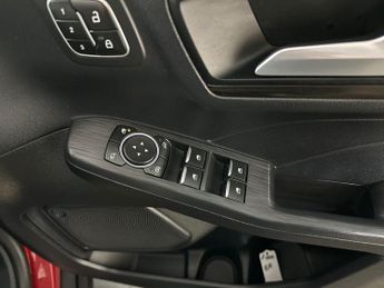 Ford Kuga 5Dr Vignale 2.5 PHEV 225PS 2WD Auto