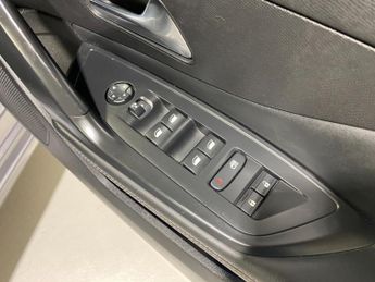 Peugeot 308 1.2 PureTech (130PS) Automatic Allure 5dr.
