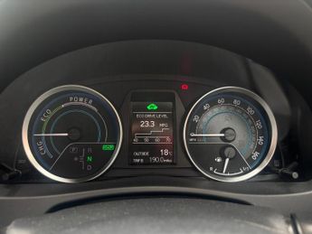 Toyota Auris 1.8 VVTi Hybrid Excel 5dr CVT Auto [Nav]