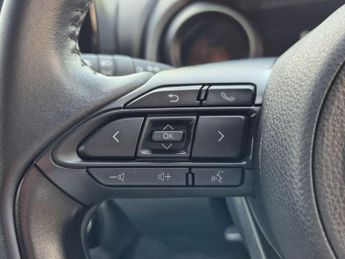 Toyota Yaris 1.5 VVT-h Design E-CVT Euro 6 (s/s) 5dr