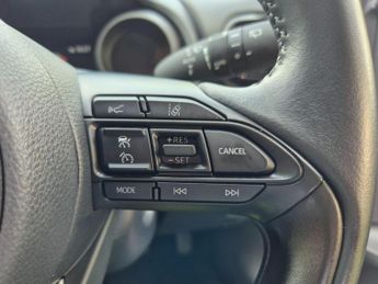 Toyota Yaris 1.5 VVT-h Design E-CVT Euro 6 (s/s) 5dr