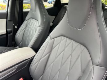 Ford Explorer 5Dr Premium Extended Range 2WD Auto