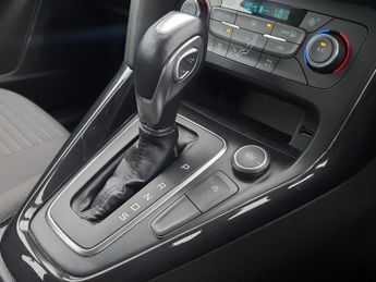 Ford Focus 1.0 EcoBoost 125 Titanium 5dr Auto