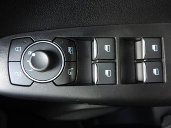 Ford Puma 1.0 EcoBoost Hybrid mHEV 155 Vivid Ruby Ed 5dr DCT