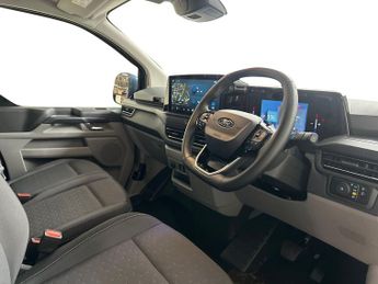 Ford Transit Custom 320 SWB Limited 65kWh 100kw / 136PS Auto
