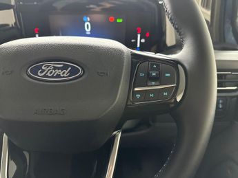 Ford Transit Custom 320 SWB Limited 65kWh 100kw / 136PS Auto