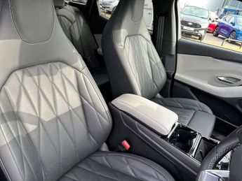 Ford Explorer 5Dr Premium Extended Range 2WD Auto