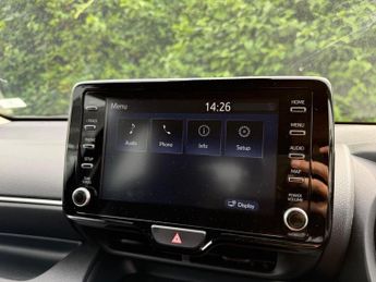 Toyota Yaris 1.5 VVT-h Design E-CVT Euro 6 (s/s) 5dr