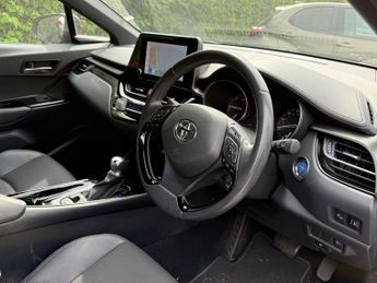 Toyota CHR 2.0 VVT-h Design CVT Euro 6 (s/s) 5dr