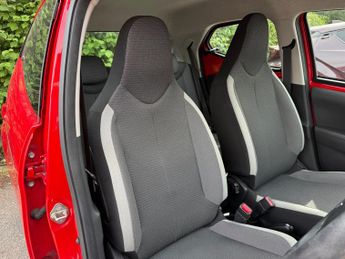 Toyota AYGO 1.0 VVT-i x-play x-shift Euro 6 5dr (Safety Sense)