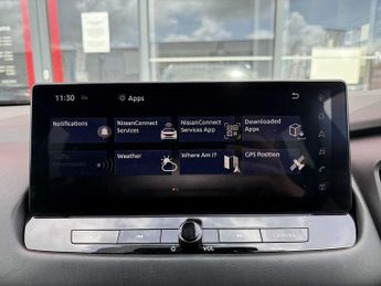 Nissan Qashqai 1.3 DIG-T (158ps) N-Connecta [Glass Roof]