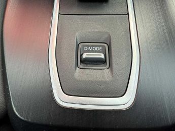 Nissan Qashqai 1.3 DIG-T (158ps) N-Connecta [Glass Roof]