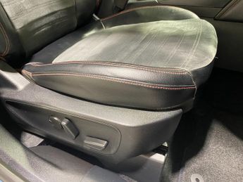 Ford Kuga 2.0 EcoBlue (190PS) ST-Line X Edition 5dr Auto AWD