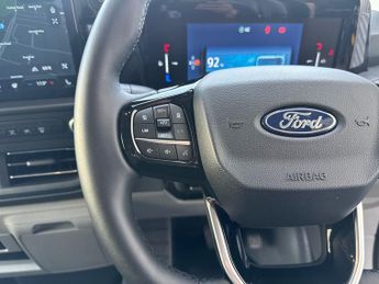 Ford Transit Custom 320 SWB Limited 65kWh 100kw / 136PS Auto
