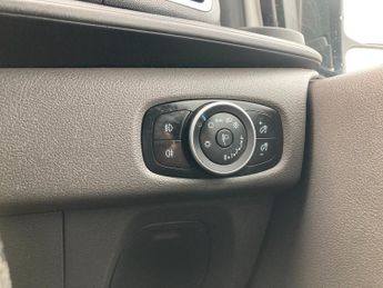 Ford Transit Custom 2.0 EcoBlue 130ps Low Roof Limited Van Auto