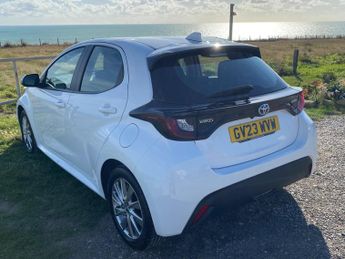 Toyota Yaris 1.5 VVT-h Icon Hatchback 5dr Petrol Hybrid E-CVT Euro 6 (s/s) (1
