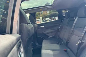 Nissan Qashqai 1.3 DiG-T MH 158 N-Connecta 5dr Xtronic with Glass Roof