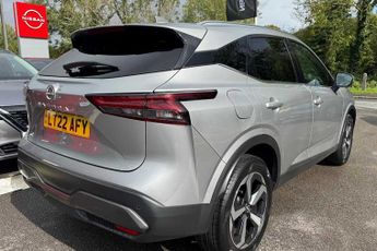 Nissan Qashqai 1.3 DiG-T MH 158 N-Connecta 5dr Xtronic with Glass Roof