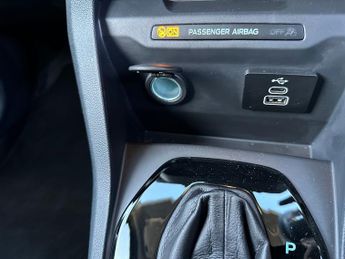 Ford Transit Courier 1.0 Active 125PS Auto