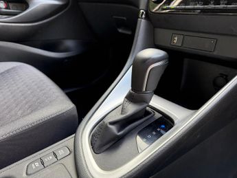 Toyota Yaris 1.5 VVT-h Design E-CVT Euro 6 (s/s) 5dr