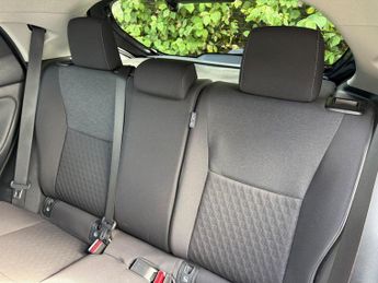 Toyota Yaris 1.5 VVT-h Design E-CVT Euro 6 (s/s) 5dr