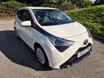 Toyota AYGO 1.0 VVT-i x-play x-shift Euro 6 5dr (Safety Sense)