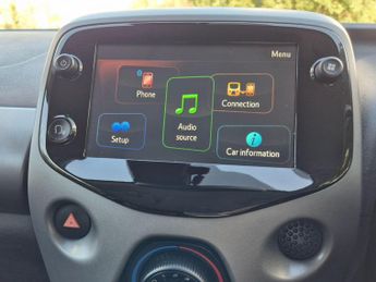 Toyota AYGO 1.0 VVT-i x-play x-shift Euro 6 5dr (Safety Sense)