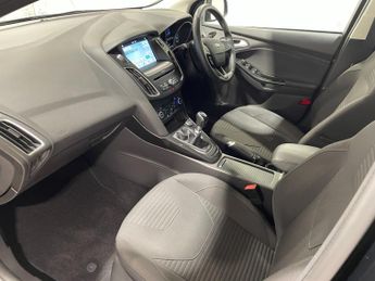 Ford Focus 1.0 Turbo EcoBoost (125PS) 6 spd Titanium 5dr.