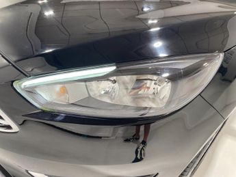 Ford Focus 1.0 Turbo EcoBoost (125PS) 6 spd Titanium 5dr.