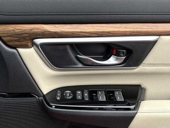 Honda CR-V 2.0 i-MMD Hybrid SR 5dr eCVT