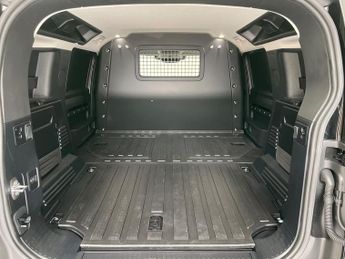 Land Rover Defender D250 Hard Top 110 3.0l Auto