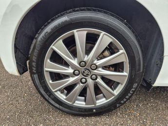 Toyota Yaris 1.5 VVT-h Icon E-CVT Euro 6 (s/s) 5dr
