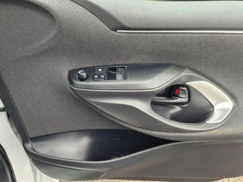 Toyota Yaris 1.5 VVT-h Icon E-CVT Euro 6 (s/s) 5dr