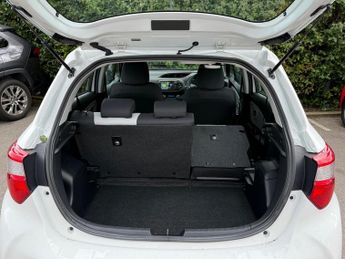 Toyota Yaris 1.5 VVT-h Icon Tech E-CVT Euro 6 (s/s) 5dr