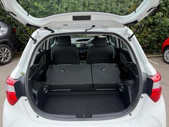 Toyota Yaris 1.5 VVT-h Icon Tech E-CVT Euro 6 (s/s) 5dr