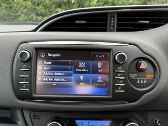 Toyota Yaris 1.5 VVT-h Icon Tech E-CVT Euro 6 (s/s) 5dr