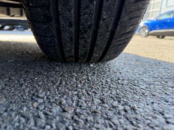 Toyota Yaris 1.5 VVT-h Design E-CVT Euro 6 (s/s) 5dr