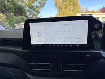 Ford Transit Custom 280 SWB 2.0 Tdci Limited 136PS Auto