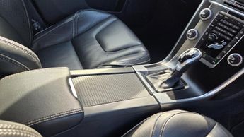 Volvo XC60 D5 [220] R DESIGN Lux Nav 5dr AWD Geartronic