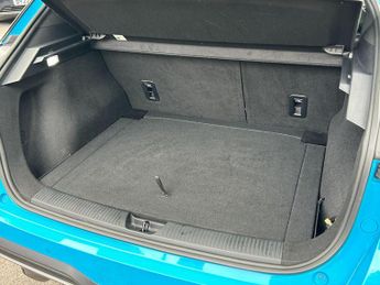 MG MG 4 64kWh Trophy Long Range Auto 5dr